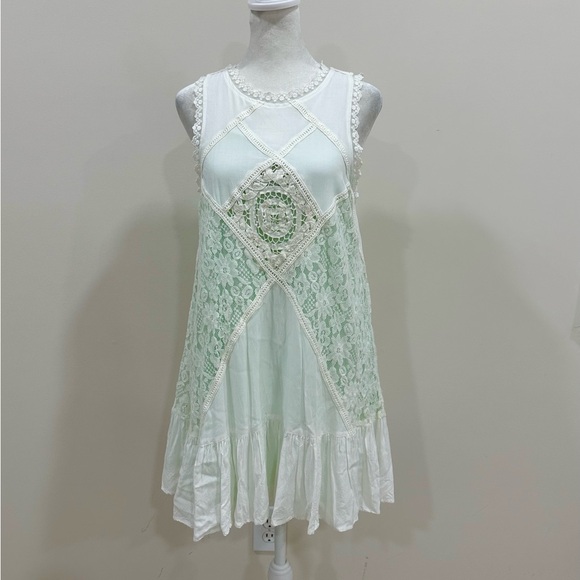 ODDY Dresses & Skirts - Oddy Women’s Lace Mint Cream Mini Dress‎ Size M Sleeveless